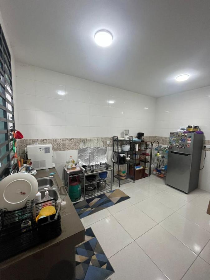 Hadeerna Homestay - Double Storey Terrace Chemor Exterior photo